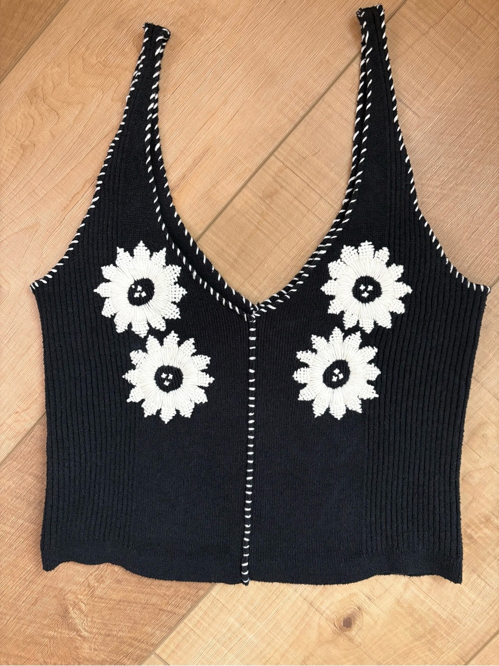 Pilcro Black Tank Top with Cream Daisy Crochet Appliqué - Picture 4 of 12